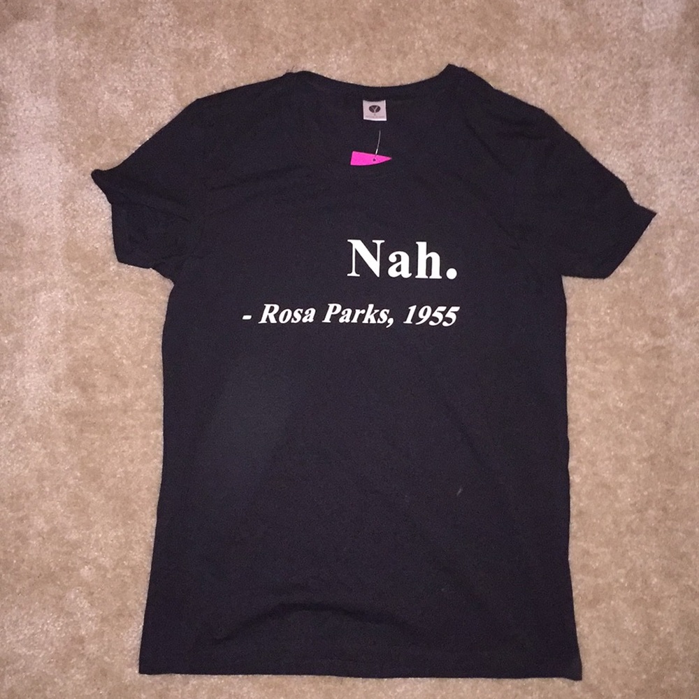 Women’s fitted T-shirt